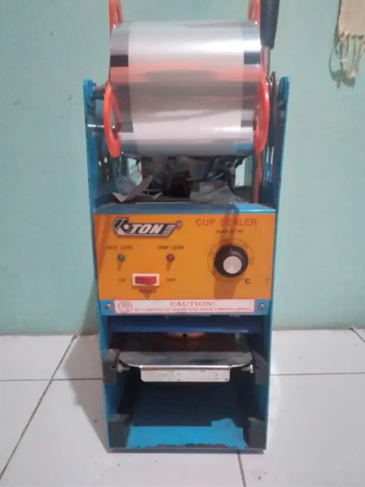 Cup sealer mollar