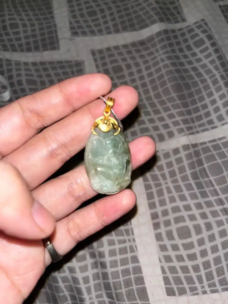 Liontin giok cantik