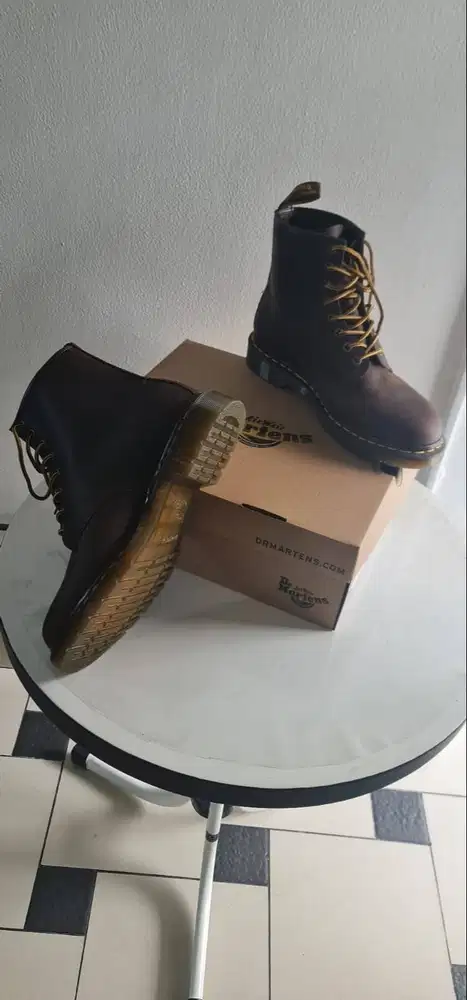 SEPATU Dr. Martens Core 1460 8Eye Unisex Boots - Dark Brown Crazyhorse