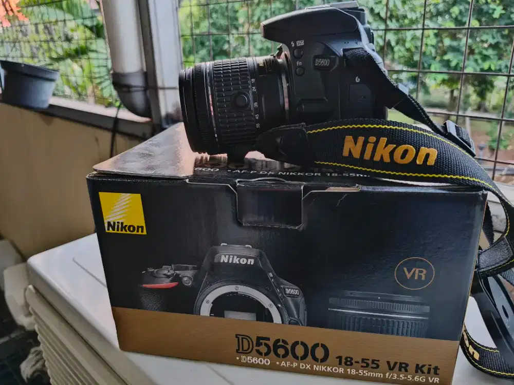 kamera Nikon D5600  paket komplit