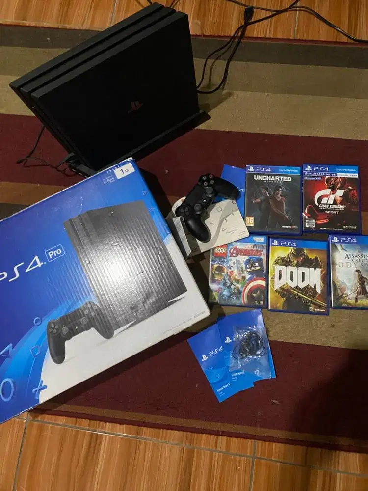 PS 4 Pro (1TB) Full set - Original