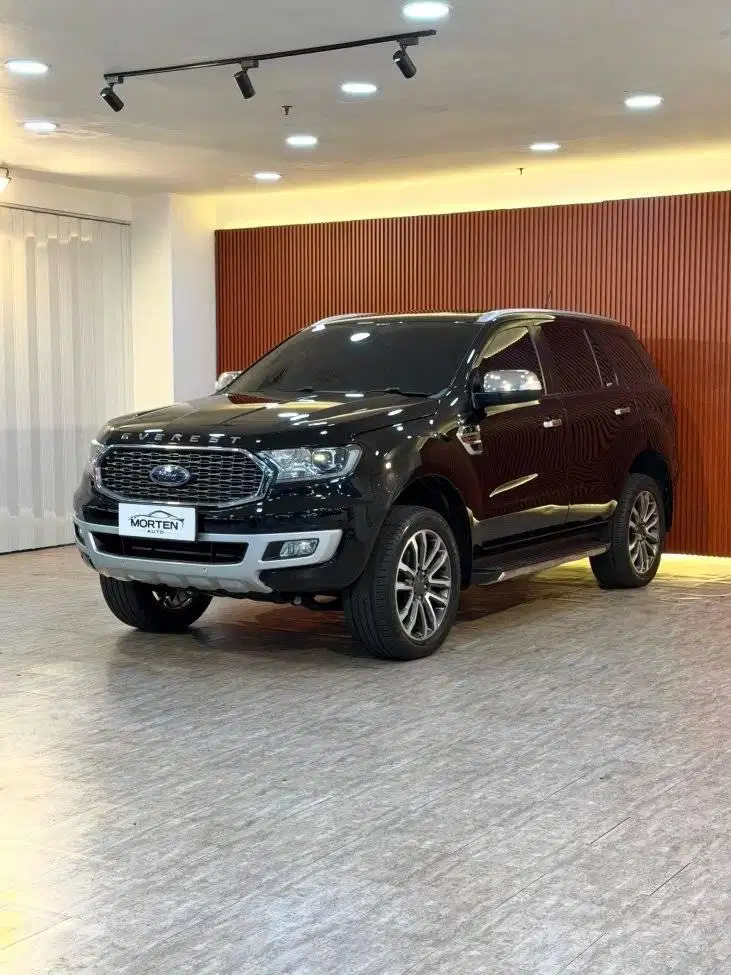 Ford Everest Titanium AWD 4x4 Tahun 2022 Km 40 Rb