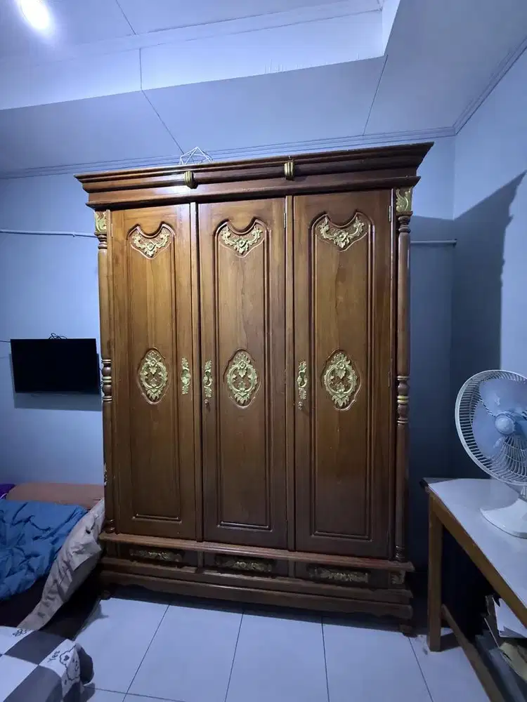 Lemari Jati Klasik Premium 3 Pintu, Siap Angkut