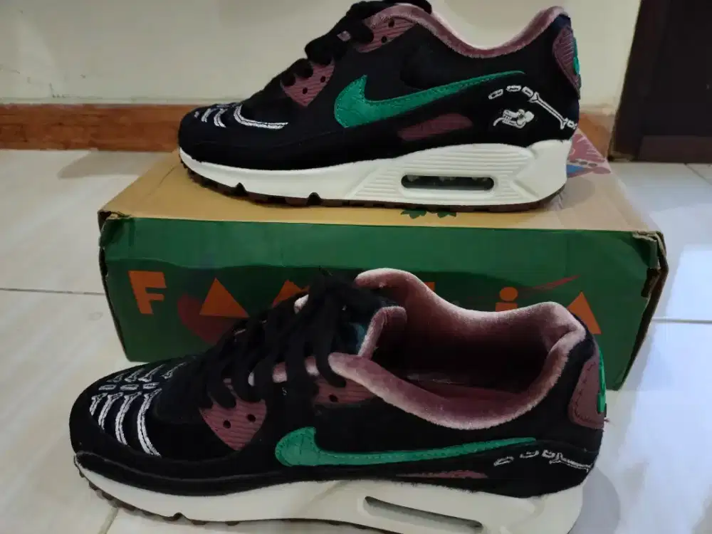 Preloved/layak pakai
Nike Airmax 90 SE Woman