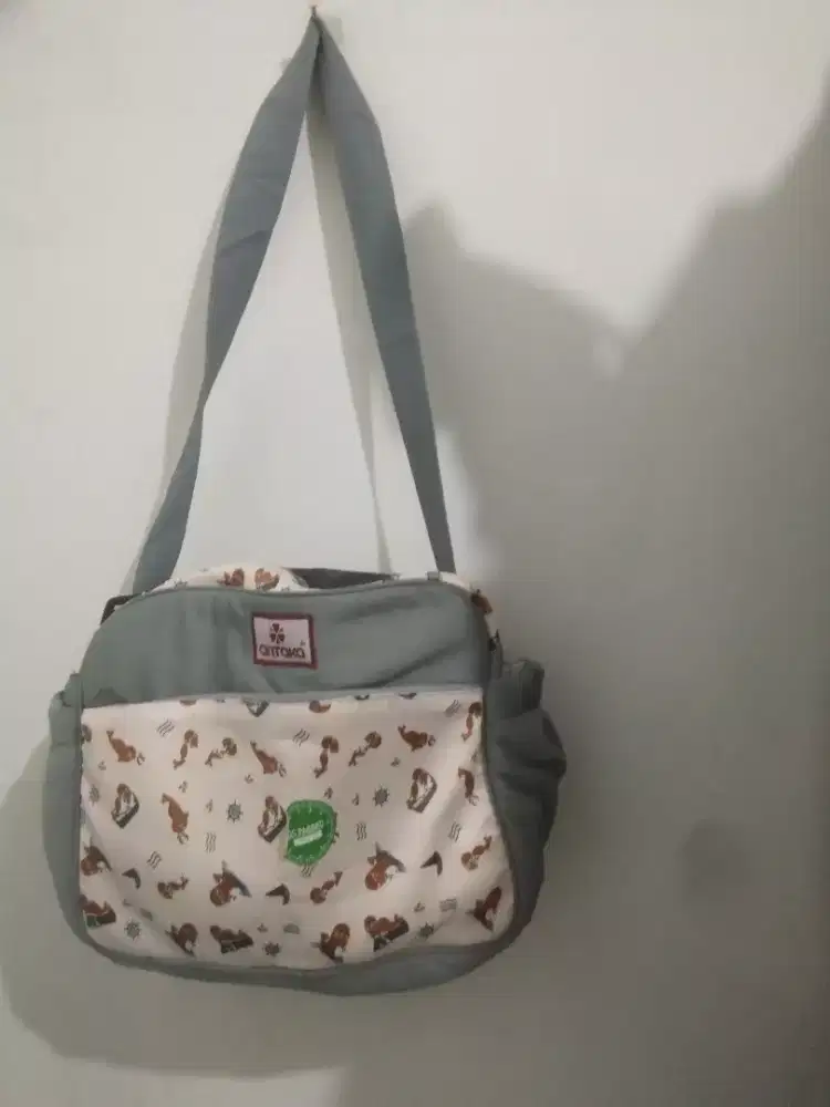 Tas tas bhn dr kain tk anak kado msh ada labei nya