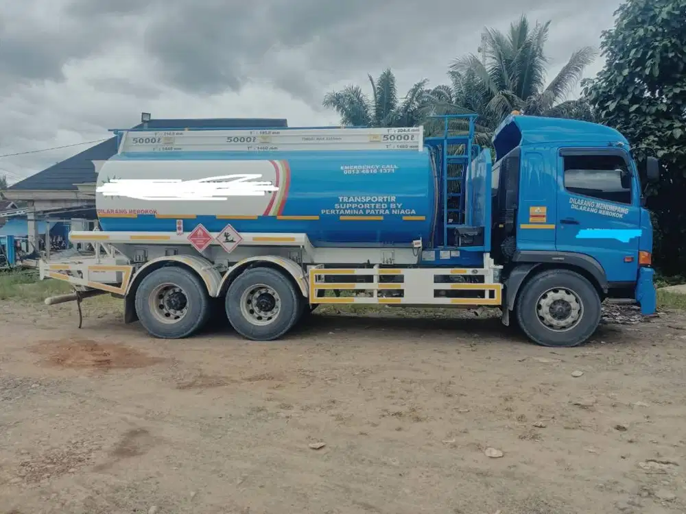 TRUK TANGKI HINO SOLAR 15KL 2025