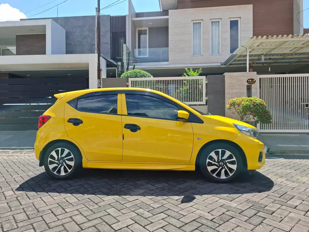 BRIO KUNING 2018 KREDIT TURUN HARGA