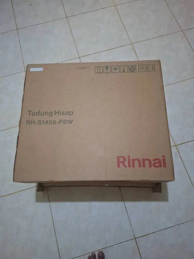 Dijual cepat murah 3 exhust cooker hood rinnai (tudung hisap)