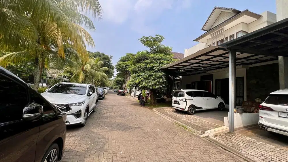 Rumah Besar Siap Huni di The Avani BSD, Di Jalan Utama, Baru Renovasi
