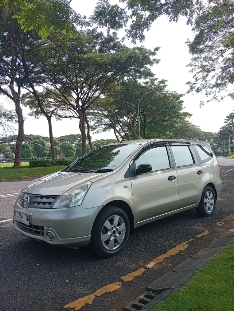 Nissan grand Livina XV manual 2008