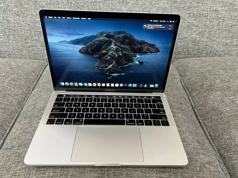 MacBook Pro 2017 TouchBar CORE i5 RAM 8-256 GB LikeNew Siap Pakai