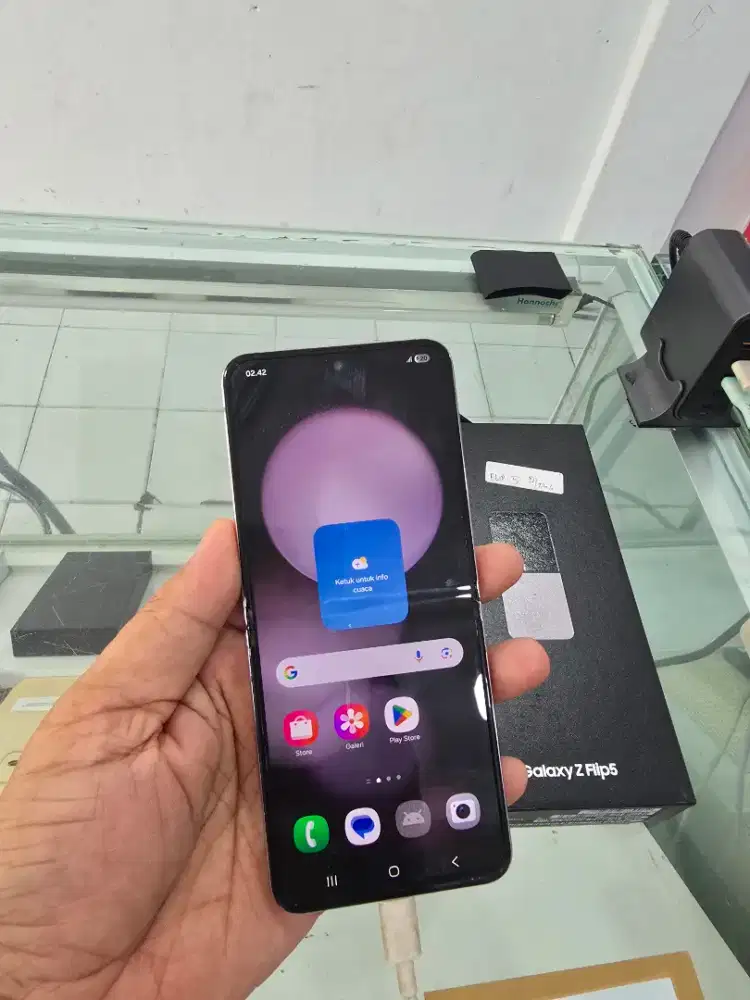 Samsung Z flip 5 8/256 mlus lengkap