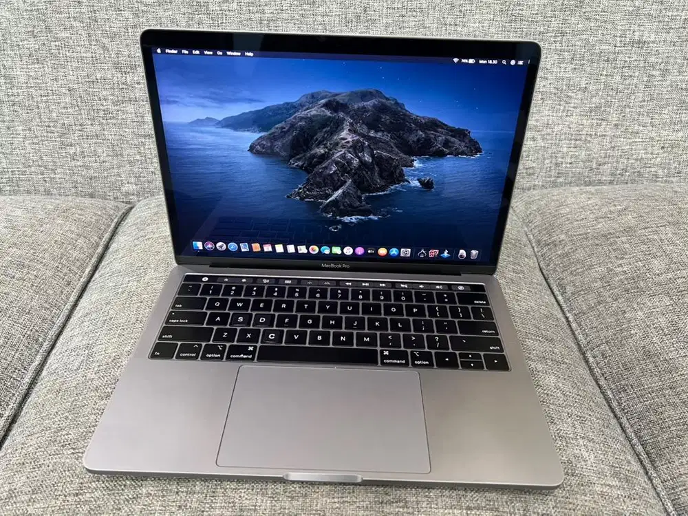 CTO MacBook Pro 2018 TouchBar CORE i7 RAM 16-256 GB LikeNew ex iBOX