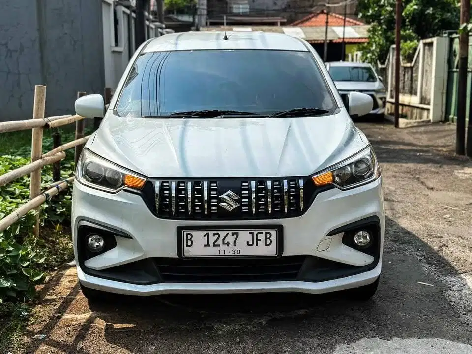 Suzuki Ertiga GL MT Putih 2020
