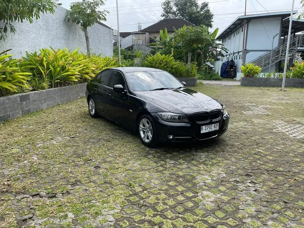 Bmw E90 320i LCI idrive last edition 2012