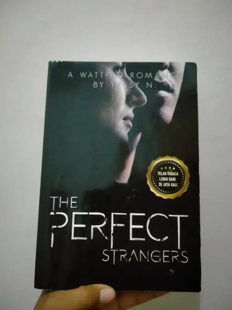 Novel Wattpad The Perfect strangers