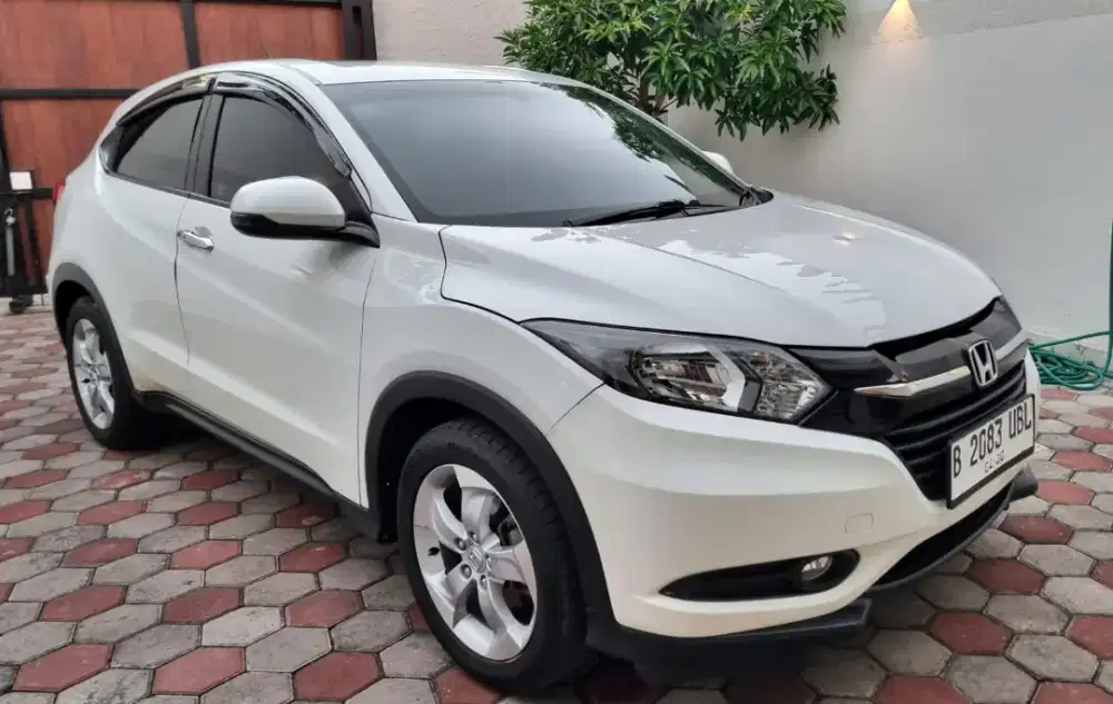 Honda hrv e at 2015