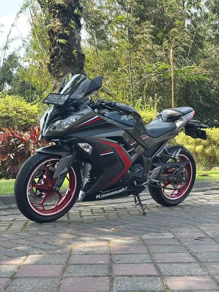 Kawasaki Ninja 250 Fi ABS SE thn 2016 Grey Odo 23rb Koko Motor