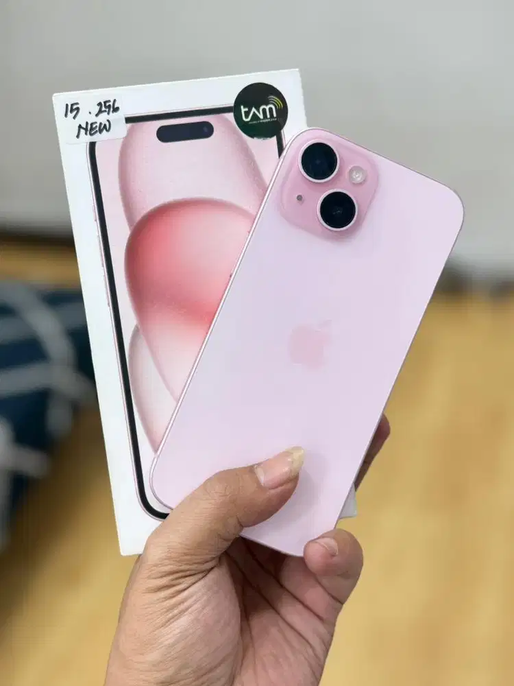 Iphone 15 256Gb pink second resmi ibox garansi on bh 93% mulus fullset