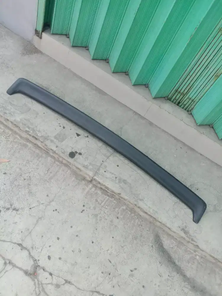 Ducktail // lips bagasi // spoiler mini