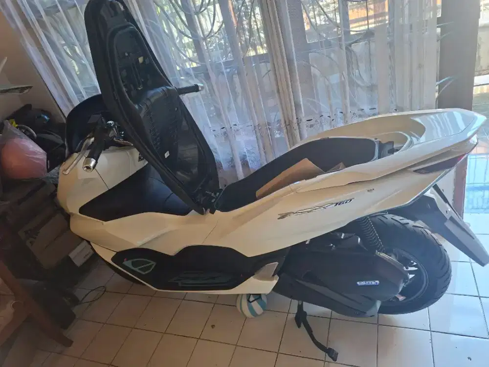 Jual honda pcx cbs 2024 kilometer baru 24