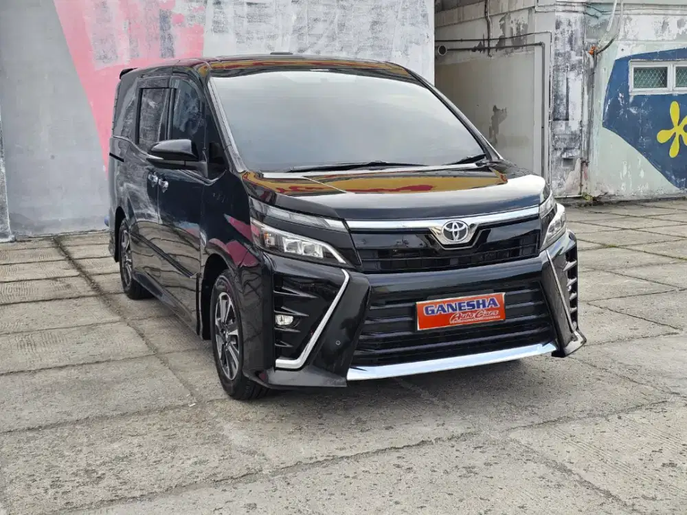 Toyota Voxy 2018