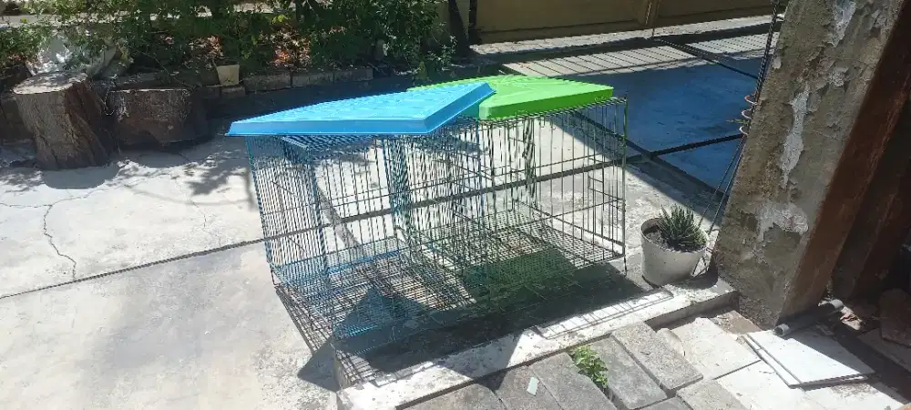 Dijual 2 kandang anjng medium bekas