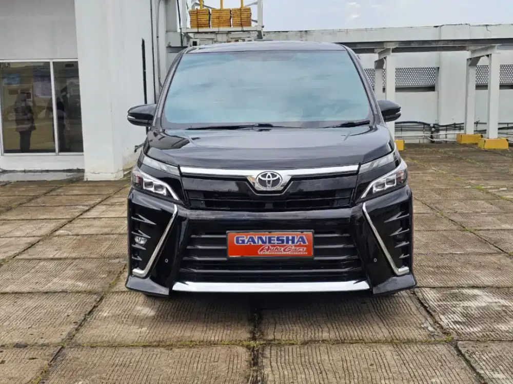 Toyota Voxy 2019