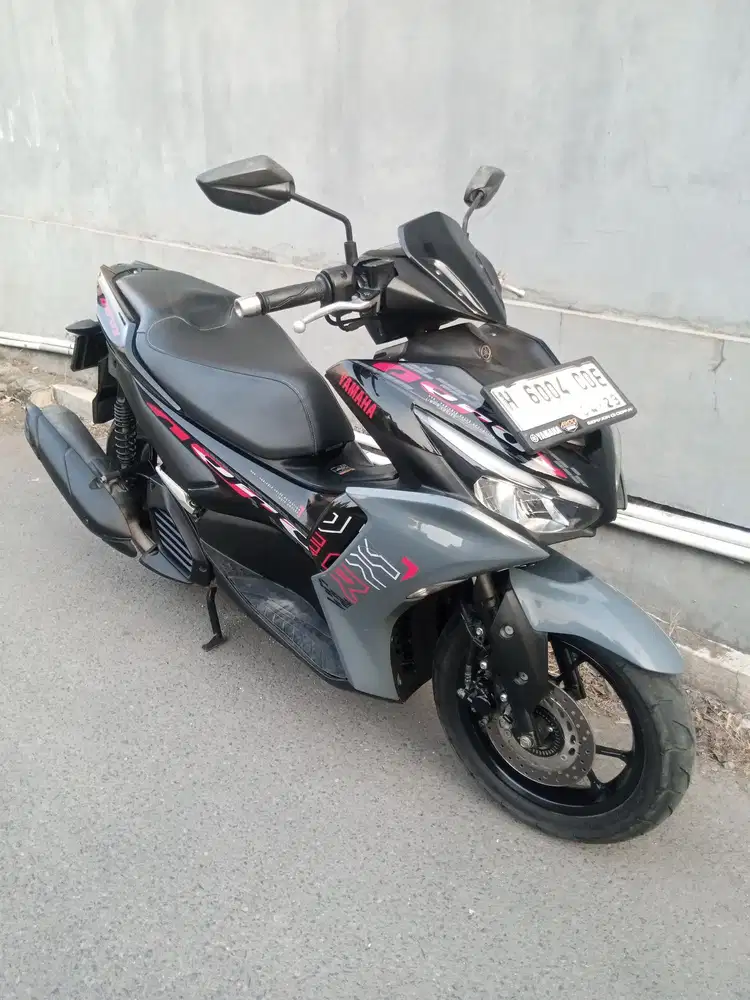 Yamaha AEROX 2024 Hitam Abu-abu