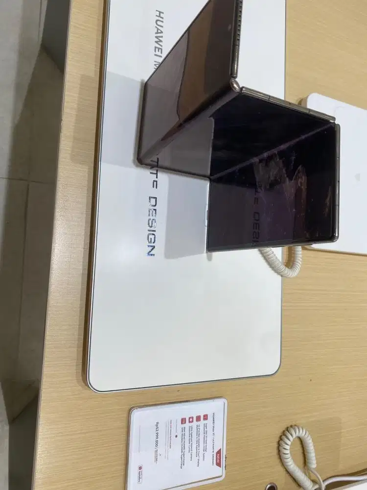 Huawei mate XT ultimate design