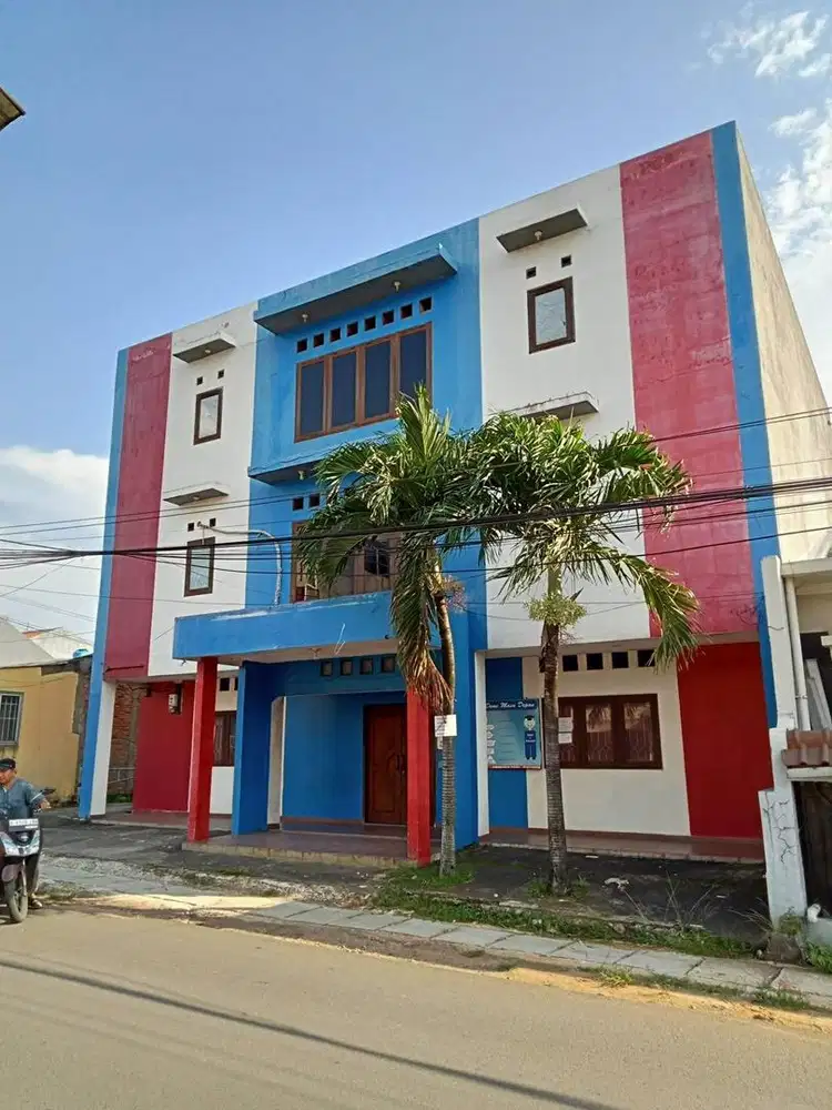 Dijual cepat: Sebuah Gedung 2 Lantai