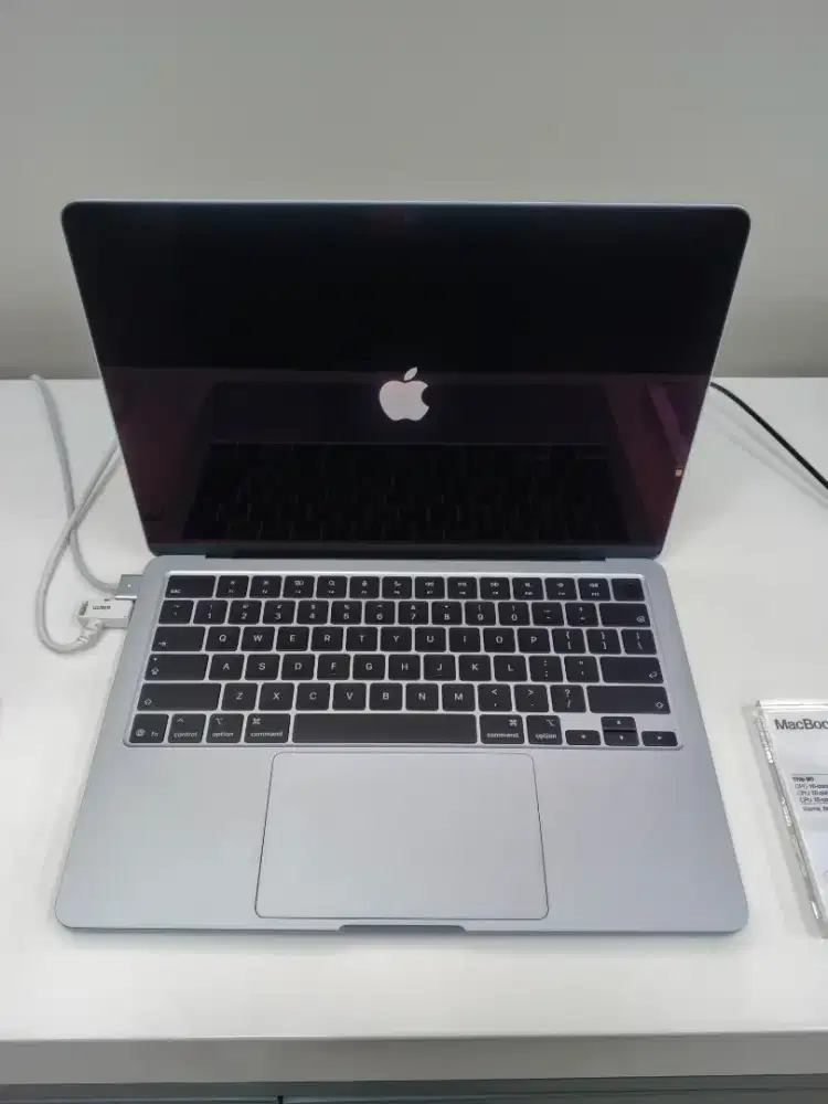 Macbook M5 16/512 GB Garansi Resmi Ibox