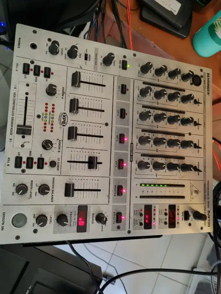 Mixer dj behringer