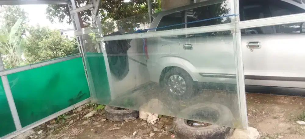 Kaca Tempered Besar Ukuran 3x1.5m Tebal 1cm Masih Mulus Bekas