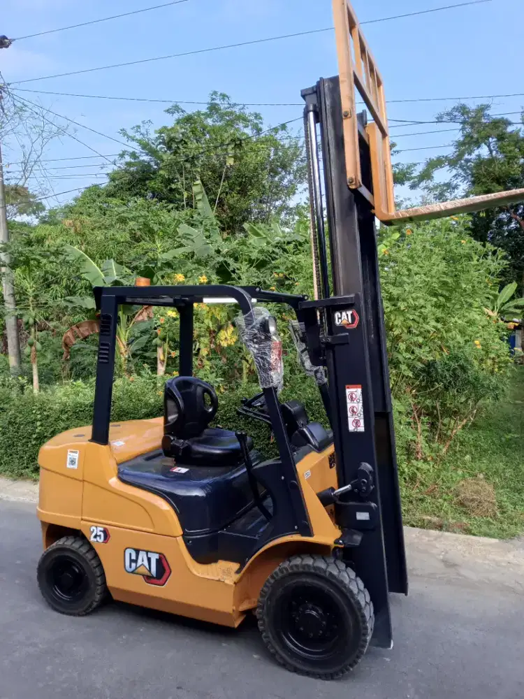 Forklift 2,5 Ton Caterpillar 2021