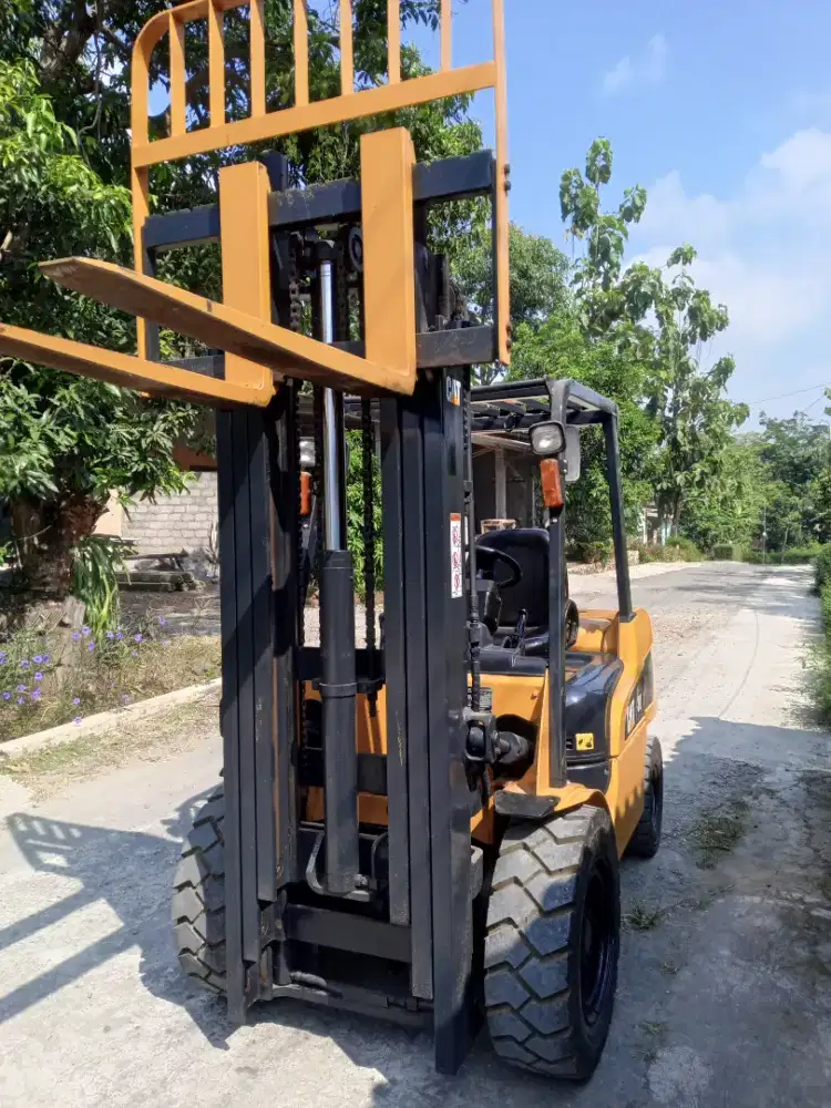 Forklift 3 Ton Caterpillar 2020 Three lift