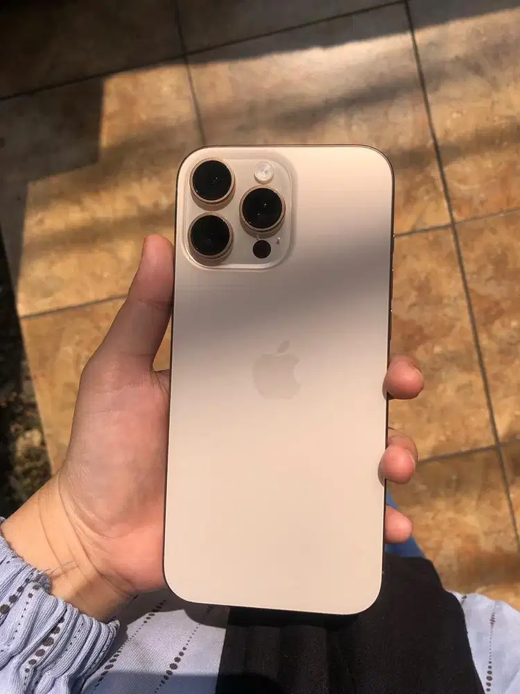 Dijual iPhone 16 Pro Max 256 GB Second iBox