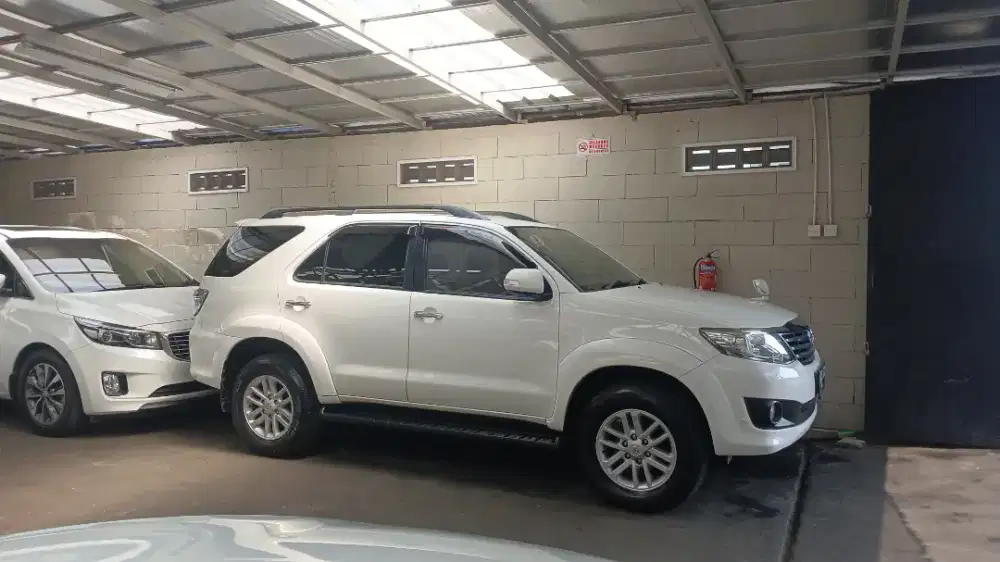 Toyota Fortuner 2.5 G A/T 2012