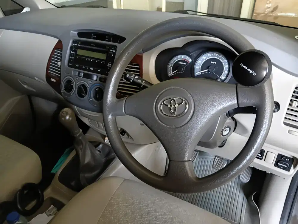 Toyota Kijang Innova 2008 Bensin
