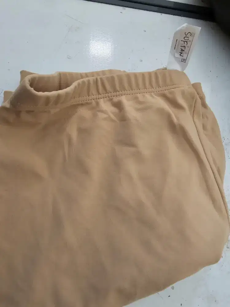 Celana Legging Perempuan