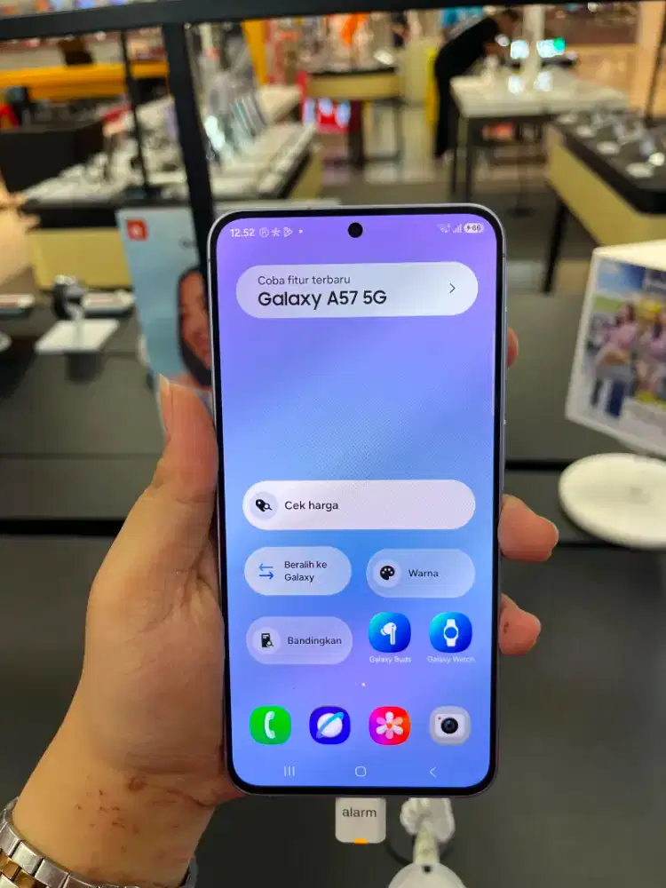 Beli hp baru modal KTP aja dengan Home Credit Indonesia