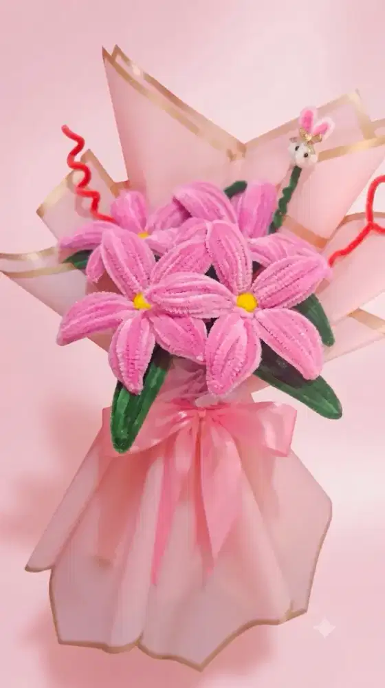 Buket bunga dari kawat bulu