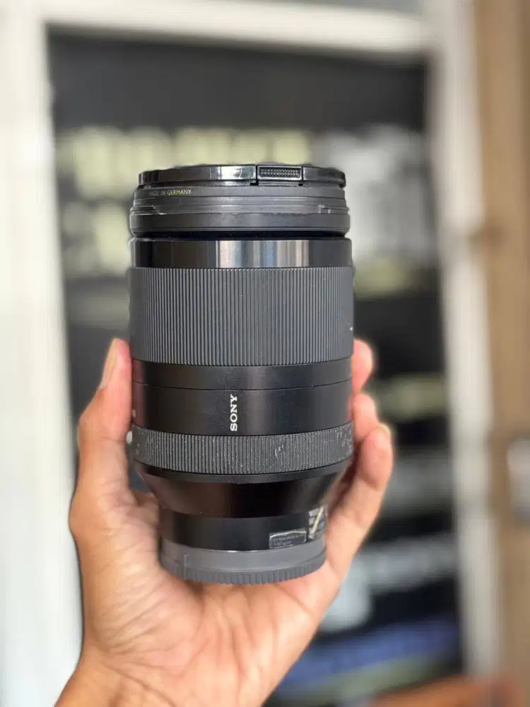 Sony FE 24-240mm OSS Mantap
