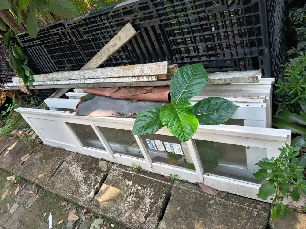 Dijual daun pintu jendela kuno ex rmh Belanda dan lain²