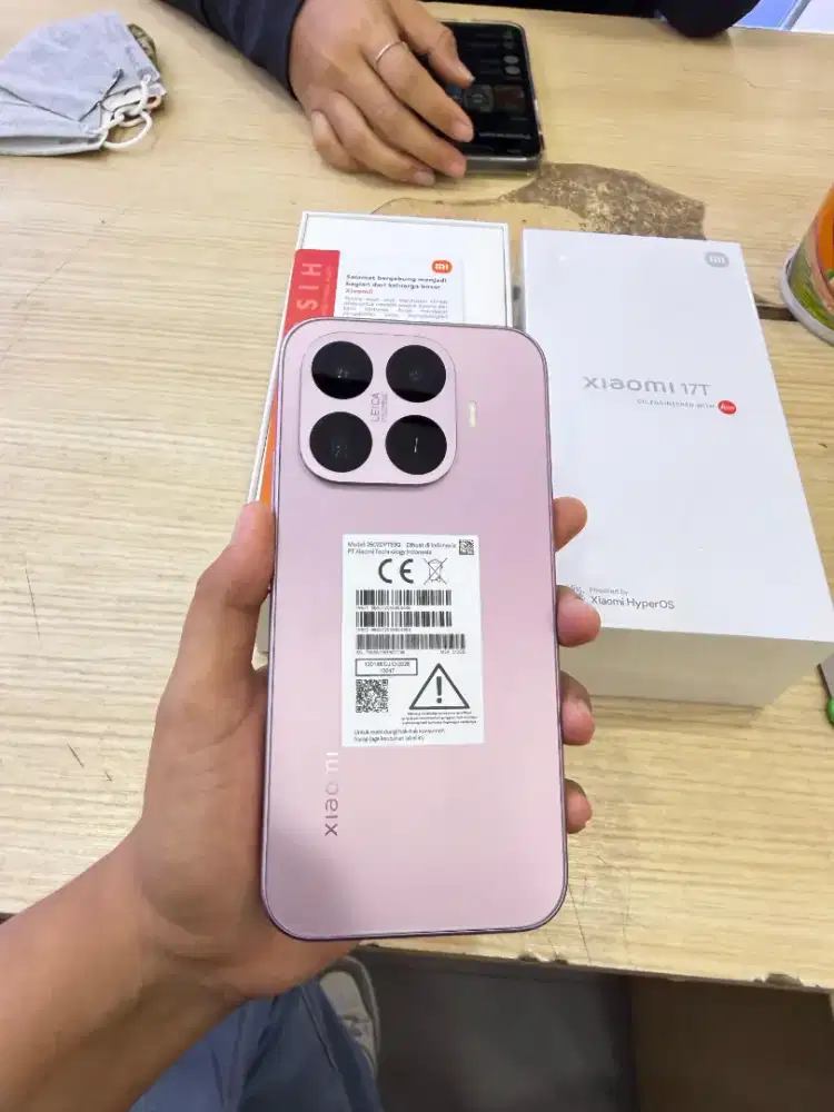 XIOMI 17T RAM 24GB INTERNAL 512
