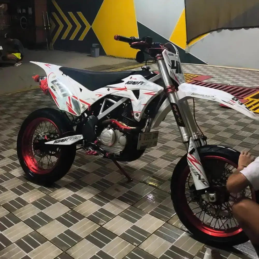 KLX 150 BF SUPERMOTO