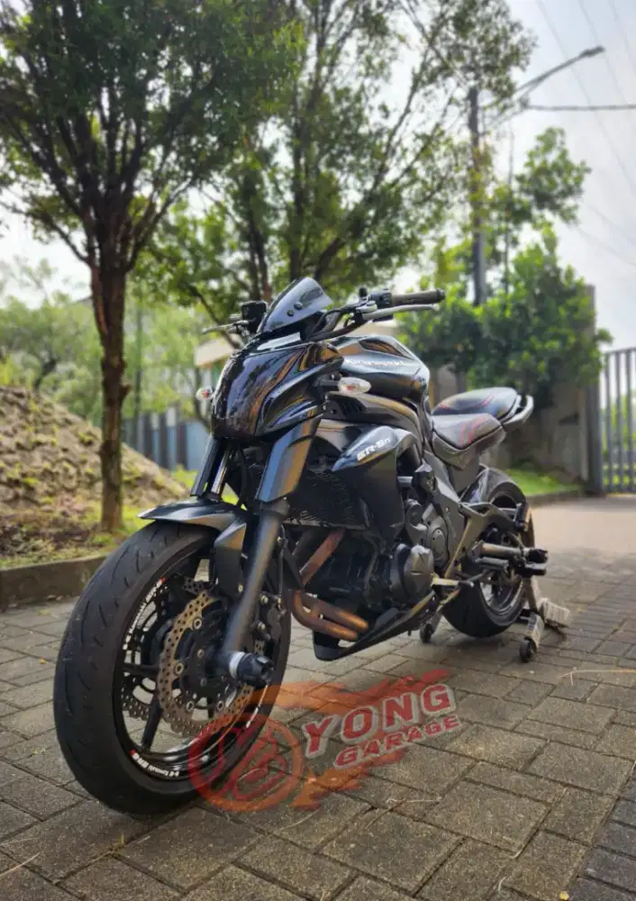 KAWASAKI ER6N HITAM TAHUN 2012
*bonus Helm 1.7jtan