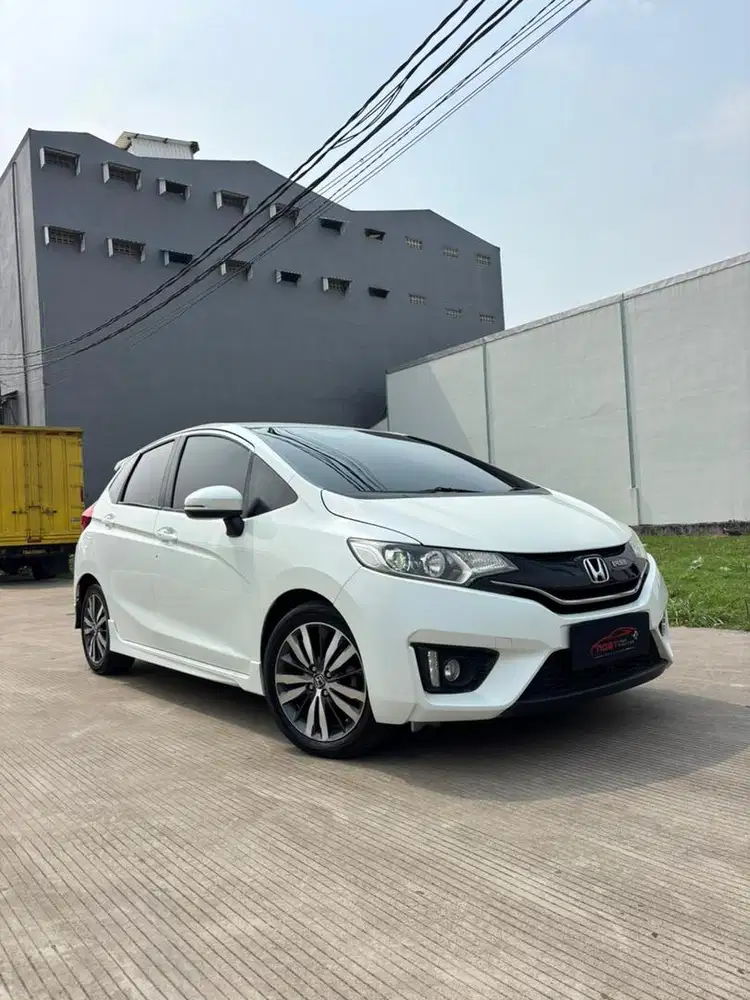 Honda Jazz 1.5 RS CVT 2015 Automatic ( Putih Metalik )