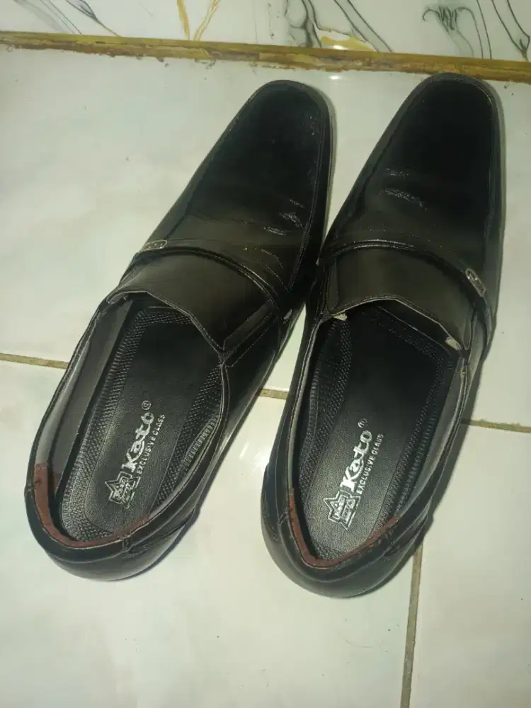 sepatu pantofel pria UK 43