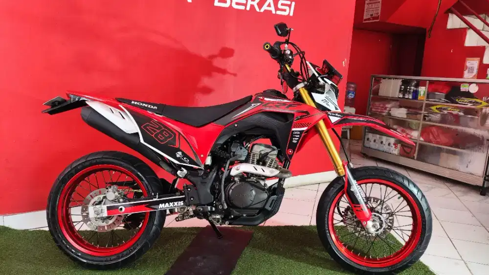 DI JUAL HONDA CRF SIMPANAN 2017 LOW KILOMETER